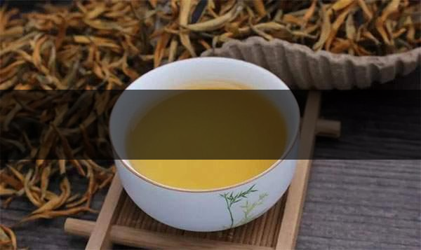 四招(方面)教你學(xué)會(huì)辨別茶的新陳!-1 四招(方面)教你學(xué)會(huì)辨別茶的新陳!-1