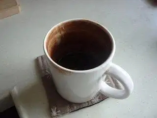 茶垢清潔有妙招，一分鐘讓茶杯光亮如新！