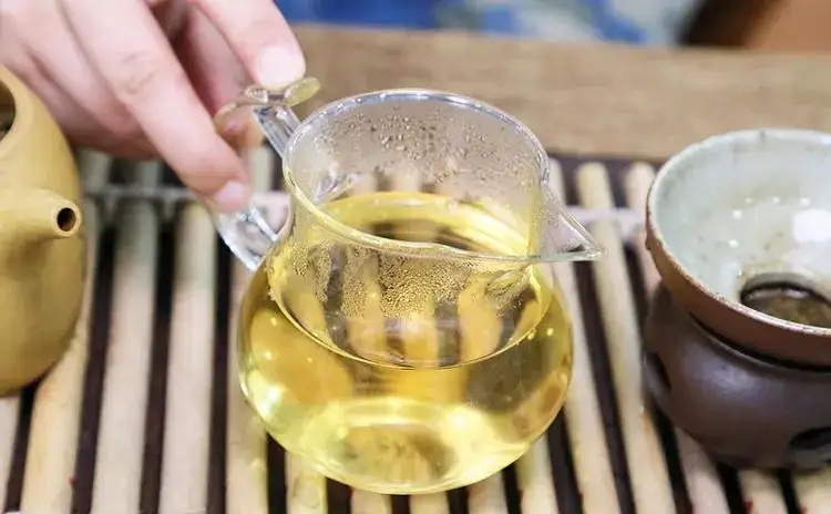 如何根據(jù)口感判斷一款普洱生茶是否優(yōu)質(zhì)？