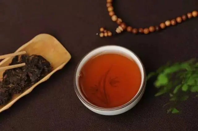 為什么喝完茶越來越餓了，普洱茶真的減肥嗎？