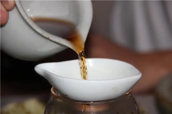 學(xué)會這4招，快速判斷出普洱茶年份！
