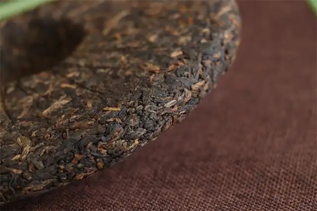 80元一餅的普洱茶和8000元一餅的普洱茶差別在哪里？